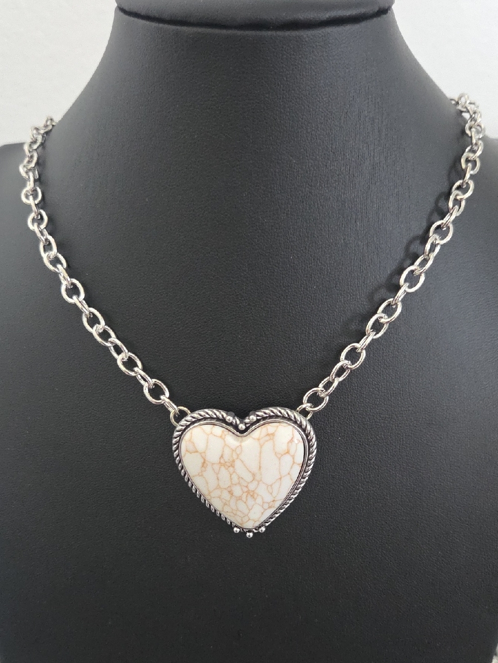 Paparazzi Authentic Admirer White Necklace NWT